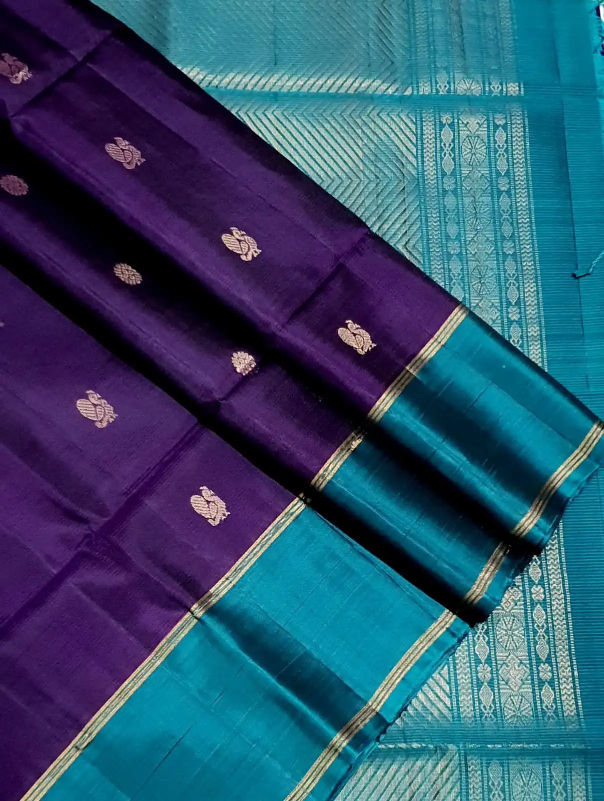 Gap Border All-Over Butta Double Warp Kanchipuram Silk Saree